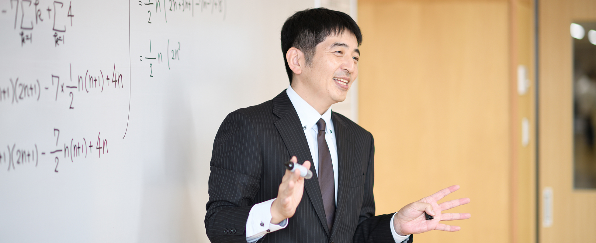 鈴木教諭 近影